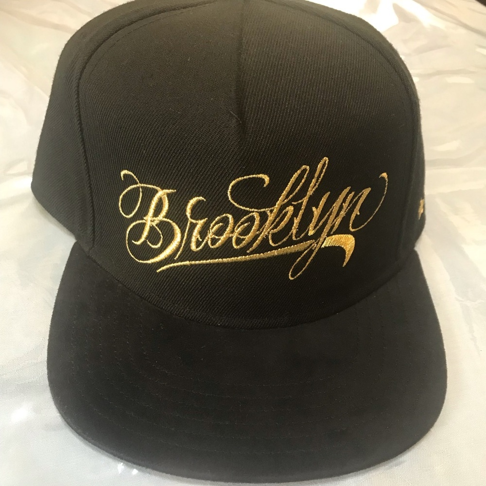 Brooklyn Paulies Snapback (Suede Brim)